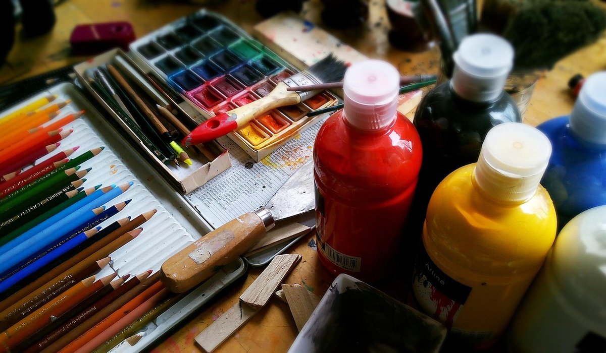 Setting Up a Small Creative Space at Home